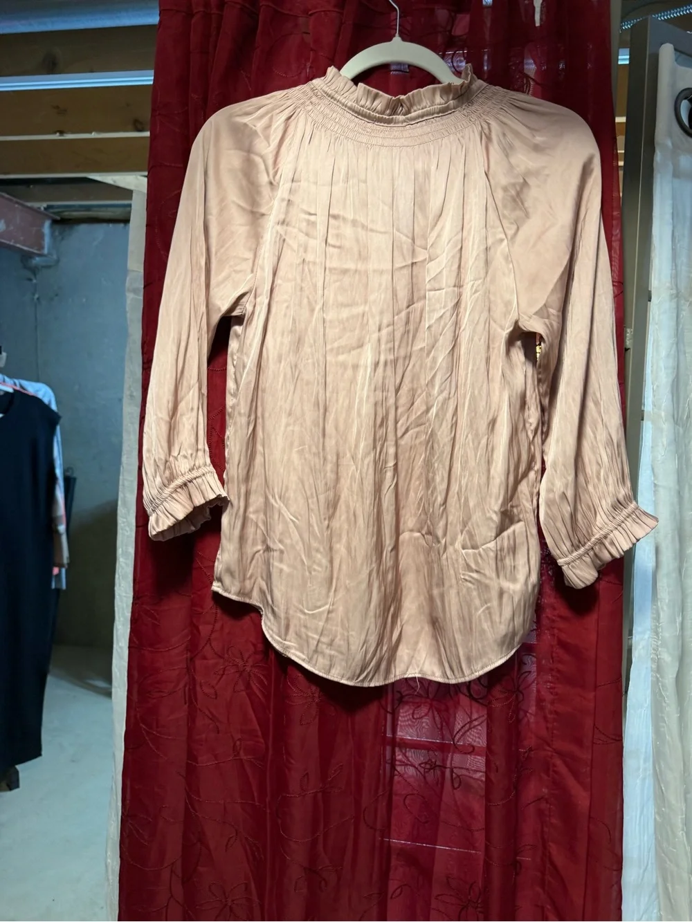 Carmen Marc Valvo Dusty Rose Satin Blouse - Picture 6 of 6